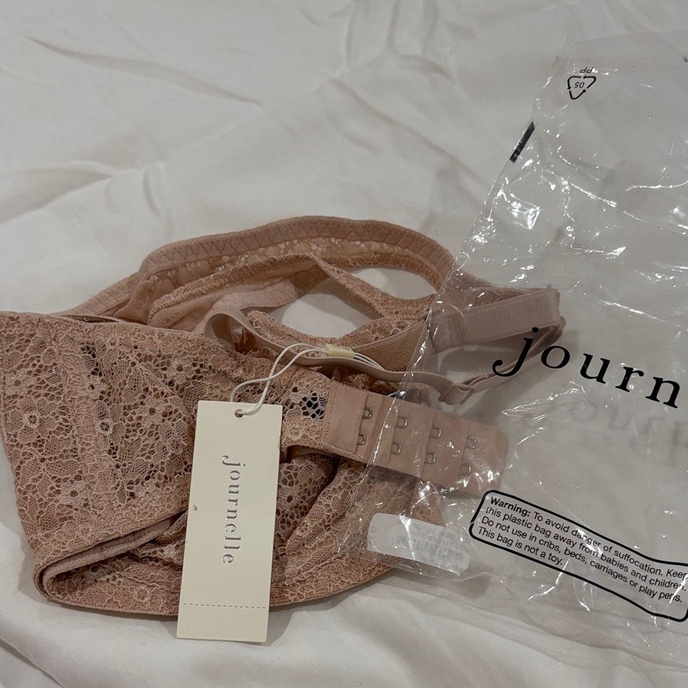 Journelle Lace Underwire Bra in Tan - Picture 6 of 10